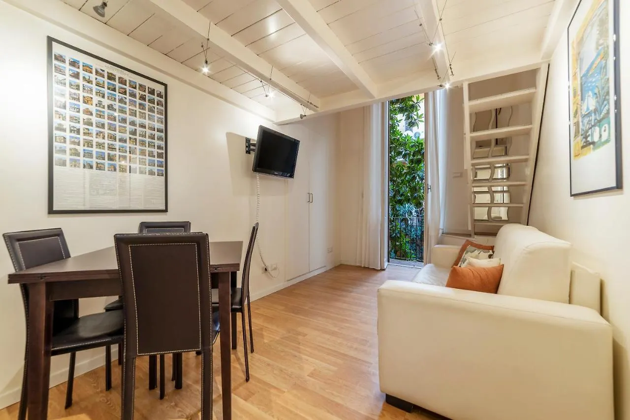 Parlamento Modern Apartment Rome Italy